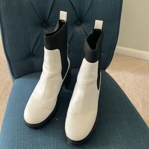 Women’s BP white platform boots; sz 8.5